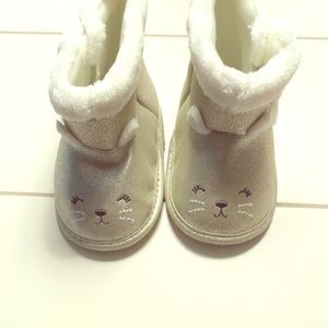π 3 for $25 π Carterβs NWOT Silver kitty boots